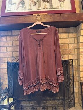 POL Lace-Hem Long Sleeve Tunic in Mauve